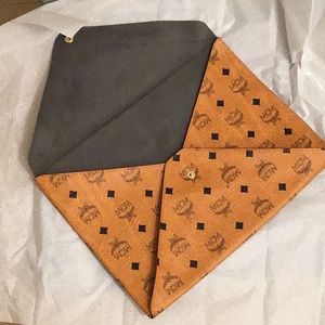 MCM clutch 🔥🔥🔥